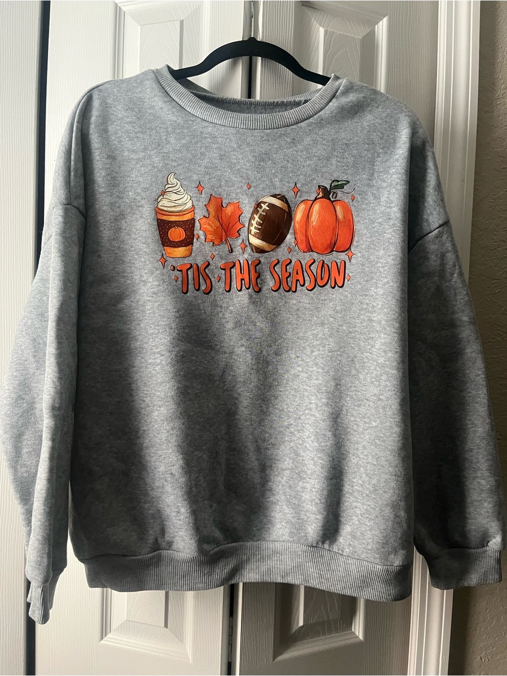 Women’s grey crew neck fall sweater size Large